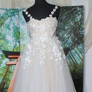 FLORAL WEDDING GOWN WHITE/NUDE, 14 NWT